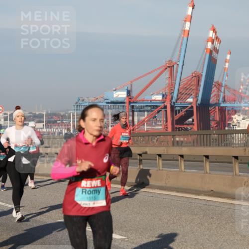 03.10.2025 - Köhlbrandbrückenlauf Yannick Fuchs http://msf.ph/oto/9176206 03.10.2025 08:46:25 Position 2 1515, 15, 3461 meine-sportfotos.de