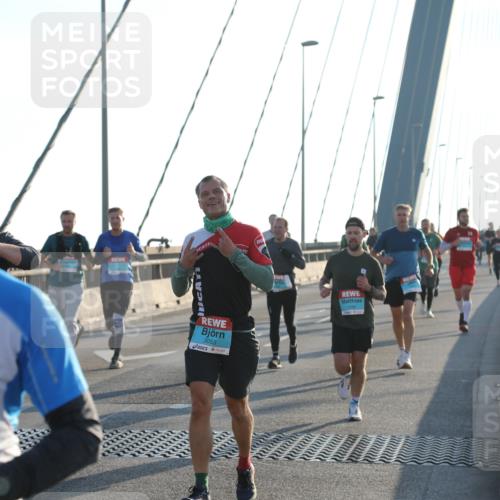 03.10.2025 - Köhlbrandbrückenlauf Yannick Fuchs http://msf.ph/oto/9176207 03.10.2025 08:25:38 Position 1 41, 2014, 3053 meine-sportfotos.de