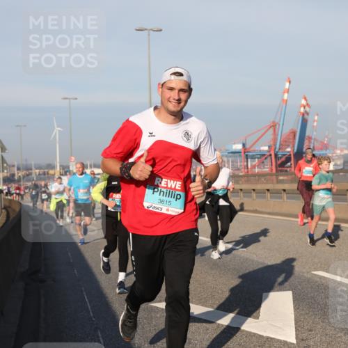 03.10.2025 - Köhlbrandbrückenlauf Yannick Fuchs http://msf.ph/oto/9176215 03.10.2025 08:46:26 Position 2 3615 meine-sportfotos.de