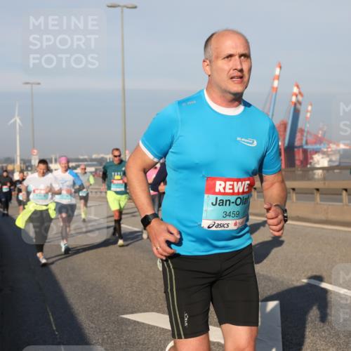 03.10.2025 - Köhlbrandbrückenlauf Yannick Fuchs http://msf.ph/oto/9176235 03.10.2025 08:46:30 Position 2 3459 meine-sportfotos.de