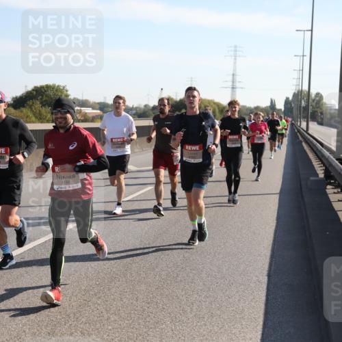 03.10.2025 - Köhlbrandbrückenlauf Yannick Fuchs http://msf.ph/oto/9176243 03.10.2025 11:13:55 Position 3 6614, 4186, 6762 meine-sportfotos.de