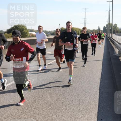 03.10.2025 - Köhlbrandbrückenlauf Yannick Fuchs http://msf.ph/oto/9176247 03.10.2025 11:13:55 Position 3 6614, 4186, 6762 meine-sportfotos.de