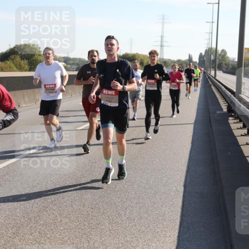 03.10.2025 - Köhlbrandbrückenlauf Yannick Fuchs http://msf.ph/oto/9176250 03.10.2025 11:13:56 Position 3 7, 4186, 6762 meine-sportfotos.de