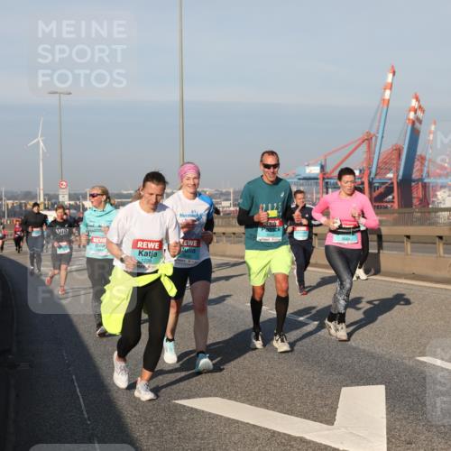 03.10.2025 - Köhlbrandbrückenlauf Yannick Fuchs http://msf.ph/oto/9176251 03.10.2025 08:46:32 Position 2 41, 1514, 1228, 1640, 3549 meine-sportfotos.de