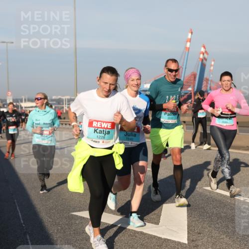 03.10.2025 - Köhlbrandbrückenlauf Yannick Fuchs http://msf.ph/oto/9176263 03.10.2025 08:46:33 Position 2 2025, 3550, 3549, 1228, 1640 meine-sportfotos.de