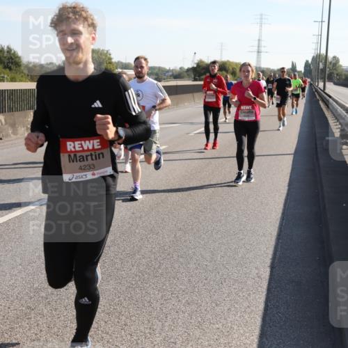 03.10.2025 - Köhlbrandbrückenlauf Yannick Fuchs http://msf.ph/oto/9176282 03.10.2025 11:13:57 Position 3 4233 meine-sportfotos.de
