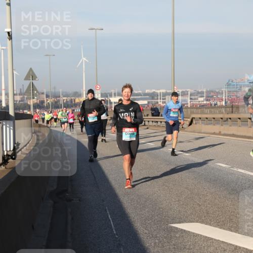 03.10.2025 - Köhlbrandbrückenlauf Yannick Fuchs http://msf.ph/oto/9176287 03.10.2025 08:46:35 Position 2 14 meine-sportfotos.de