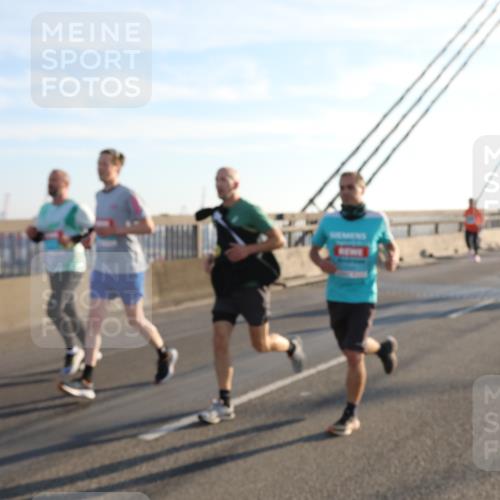 03.10.2025 - Köhlbrandbrückenlauf Yannick Fuchs http://msf.ph/oto/9176304 03.10.2025 08:25:45 Position 1  meine-sportfotos.de