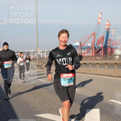 03.10.2025 - Köhlbrandbrückenlauf Yannick Fuchs http://msf.ph/oto/9176315 03.10.2025 08:46:37 Position 2 1771 meine-sportfotos.de