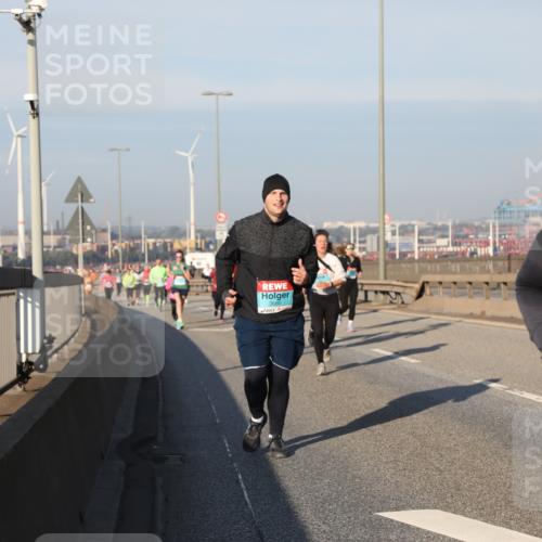 03.10.2025 - Köhlbrandbrückenlauf Yannick Fuchs http://msf.ph/oto/9176320 03.10.2025 08:46:38 Position 2 177 meine-sportfotos.de