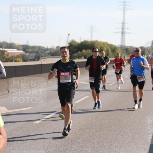 03.10.2025 - Köhlbrandbrückenlauf Yannick Fuchs http://msf.ph/oto/9176325 03.10.2025 11:14:03 Position 3 6741, 4126 meine-sportfotos.de