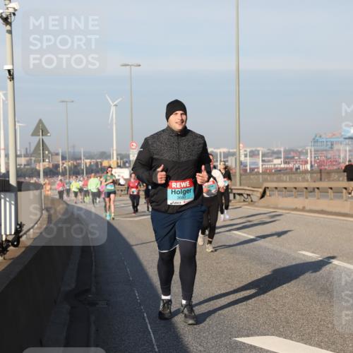 03.10.2025 - Köhlbrandbrückenlauf Yannick Fuchs http://msf.ph/oto/9176326 03.10.2025 08:46:38 Position 2 3680 meine-sportfotos.de