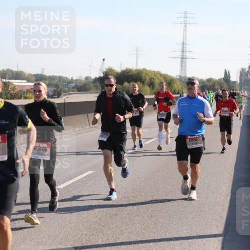 03.10.2025 - Köhlbrandbrückenlauf Yannick Fuchs http://msf.ph/oto/9176334 03.10.2025 11:14:05 Position 3 4126, 4299, 6142 meine-sportfotos.de