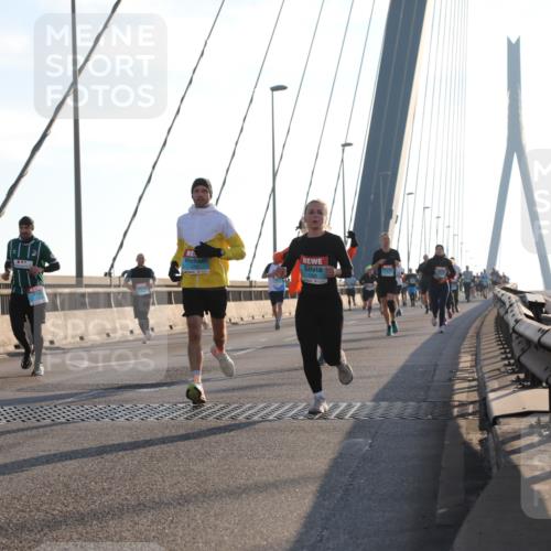 03.10.2025 - Köhlbrandbrückenlauf Yannick Fuchs http://msf.ph/oto/9176336 03.10.2025 08:25:49 Position 1 1208 meine-sportfotos.de