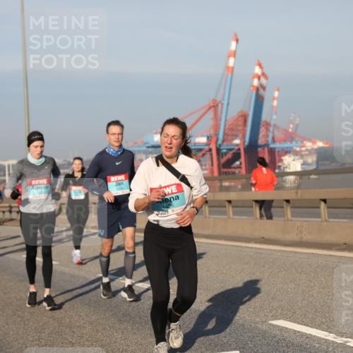 03.10.2025 - Köhlbrandbrückenlauf Yannick Fuchs http://msf.ph/oto/9176355 03.10.2025 08:46:41 Position 2 1455 meine-sportfotos.de