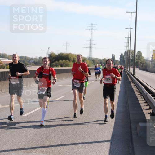 03.10.2025 - Köhlbrandbrückenlauf Yannick Fuchs http://msf.ph/oto/9176361 03.10.2025 11:14:07 Position 3 6484 meine-sportfotos.de