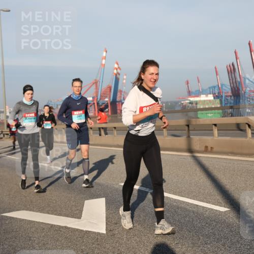 03.10.2025 - Köhlbrandbrückenlauf Yannick Fuchs http://msf.ph/oto/9176368 03.10.2025 08:46:42 Position 2 1455 meine-sportfotos.de