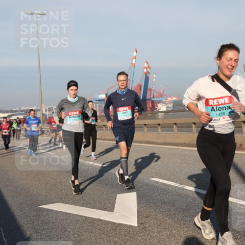03.10.2025 - Köhlbrandbrückenlauf Yannick Fuchs http://msf.ph/oto/9176370 03.10.2025 08:46:43 Position 2 1438, 1455 meine-sportfotos.de