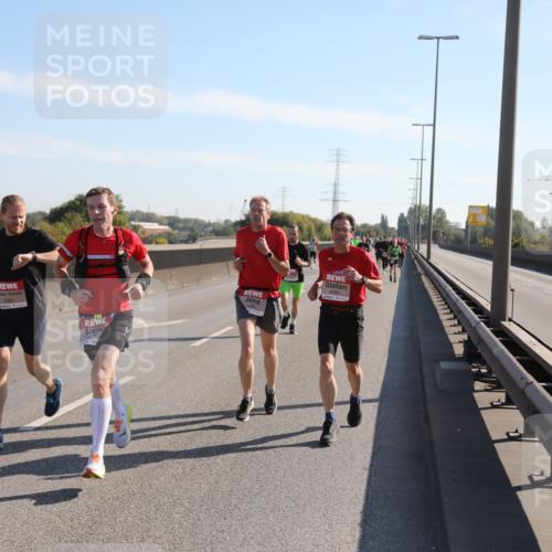 03.10.2025 - Köhlbrandbrückenlauf Yannick Fuchs http://msf.ph/oto/9176373 03.10.2025 11:14:09 Position 3 6484 meine-sportfotos.de