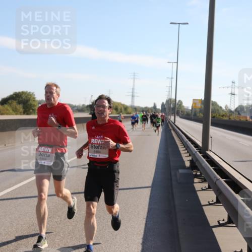 03.10.2025 - Köhlbrandbrückenlauf Yannick Fuchs http://msf.ph/oto/9176384 03.10.2025 11:14:09 Position 3 6464, 400, 6484 meine-sportfotos.de
