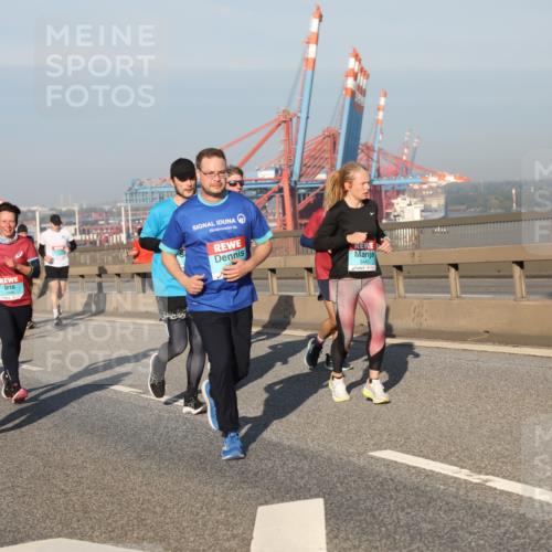 03.10.2025 - Köhlbrandbrückenlauf Yannick Fuchs http://msf.ph/oto/9176413 03.10.2025 08:46:46 Position 2 1604, 3445 meine-sportfotos.de