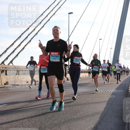 03.10.2025 - Köhlbrandbrückenlauf Yannick Fuchs http://msf.ph/oto/9176433 03.10.2025 08:25:57 Position 1 1045, 1449 meine-sportfotos.de