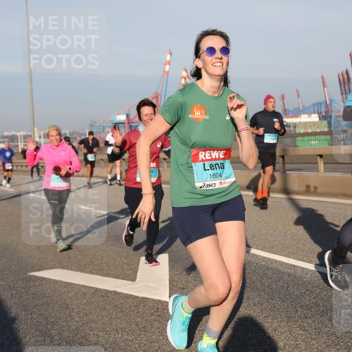 03.10.2025 - Köhlbrandbrückenlauf Yannick Fuchs http://msf.ph/oto/9176446 03.10.2025 08:46:49 Position 2 1604, 3394 meine-sportfotos.de