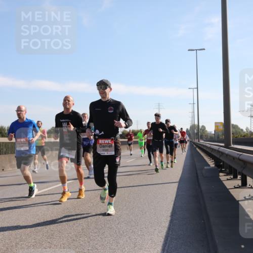 03.10.2025 - Köhlbrandbrückenlauf Yannick Fuchs http://msf.ph/oto/9176451 03.10.2025 11:14:19 Position 3 6020 meine-sportfotos.de