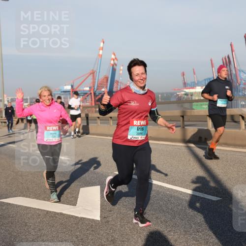 03.10.2025 - Köhlbrandbrückenlauf Yannick Fuchs http://msf.ph/oto/9176454 03.10.2025 08:46:49 Position 2 3735, 3596 meine-sportfotos.de