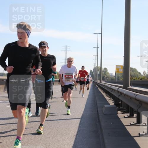 03.10.2025 - Köhlbrandbrückenlauf Yannick Fuchs http://msf.ph/oto/9176470 03.10.2025 11:14:21 Position 3 2012 meine-sportfotos.de