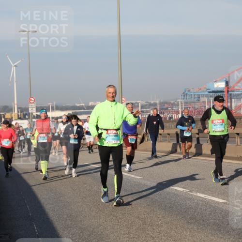 03.10.2025 - Köhlbrandbrückenlauf Yannick Fuchs http://msf.ph/oto/9176471 03.10.2025 08:46:51 Position 2 1843 meine-sportfotos.de