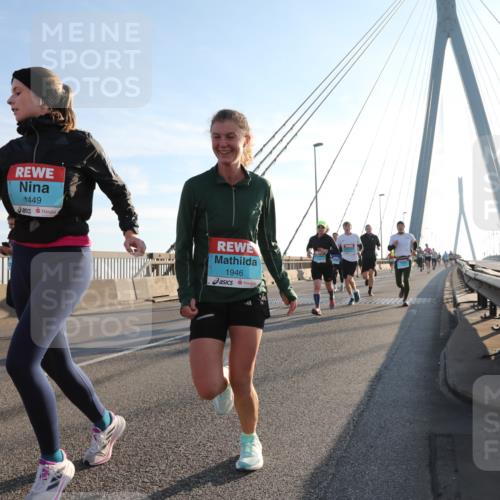 03.10.2025 - Köhlbrandbrückenlauf Yannick Fuchs http://msf.ph/oto/9176472 03.10.2025 08:25:59 Position 1 1449, 1946 meine-sportfotos.de