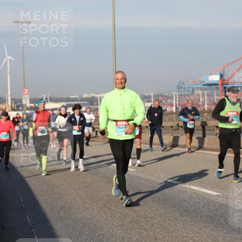 03.10.2025 - Köhlbrandbrückenlauf Yannick Fuchs http://msf.ph/oto/9176482 03.10.2025 08:46:51 Position 2 184 meine-sportfotos.de
