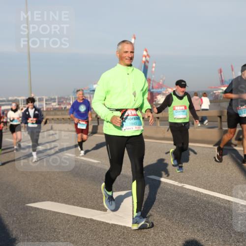 03.10.2025 - Köhlbrandbrückenlauf Yannick Fuchs http://msf.ph/oto/9176504 03.10.2025 08:46:53 Position 2 1843, 00 meine-sportfotos.de