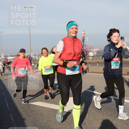 03.10.2025 - Köhlbrandbrückenlauf Yannick Fuchs http://msf.ph/oto/9176535 03.10.2025 08:46:56 Position 2 04, 3060, 1632, 1909, 3 meine-sportfotos.de