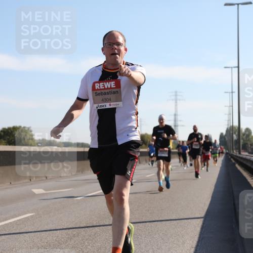 03.10.2025 - Köhlbrandbrückenlauf Yannick Fuchs http://msf.ph/oto/9176542 03.10.2025 11:14:29 Position 3 4304 meine-sportfotos.de