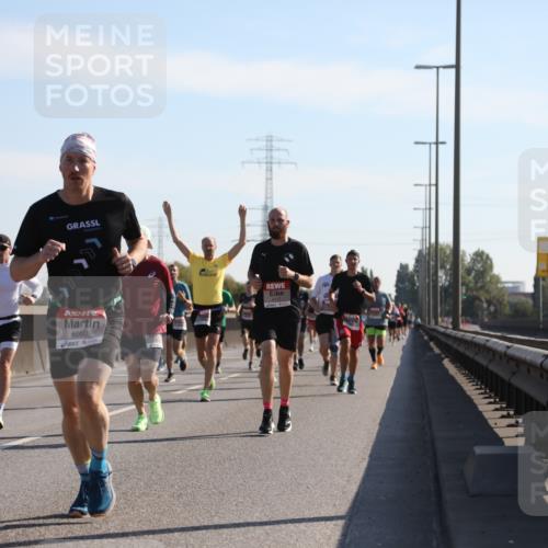 03.10.2025 - Köhlbrandbrückenlauf Yannick Fuchs http://msf.ph/oto/9176562 03.10.2025 11:14:31 Position 3 6060, 4117 meine-sportfotos.de