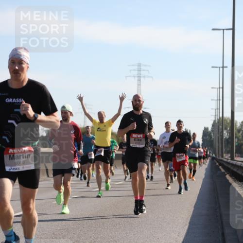 03.10.2025 - Köhlbrandbrückenlauf Yannick Fuchs http://msf.ph/oto/9176566 03.10.2025 11:14:32 Position 3 6060, 121, 4117 meine-sportfotos.de