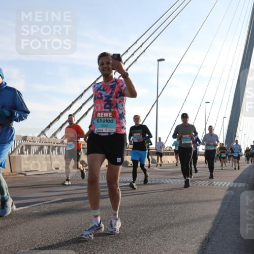 03.10.2025 - Köhlbrandbrückenlauf Yannick Fuchs http://msf.ph/oto/9176567 03.10.2025 08:26:08 Position 1 1328, 1039 meine-sportfotos.de