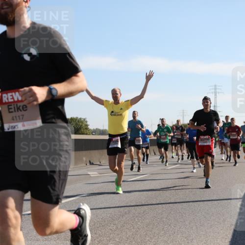 03.10.2025 - Köhlbrandbrückenlauf Yannick Fuchs http://msf.ph/oto/9176583 03.10.2025 11:14:35 Position 3 4117 meine-sportfotos.de