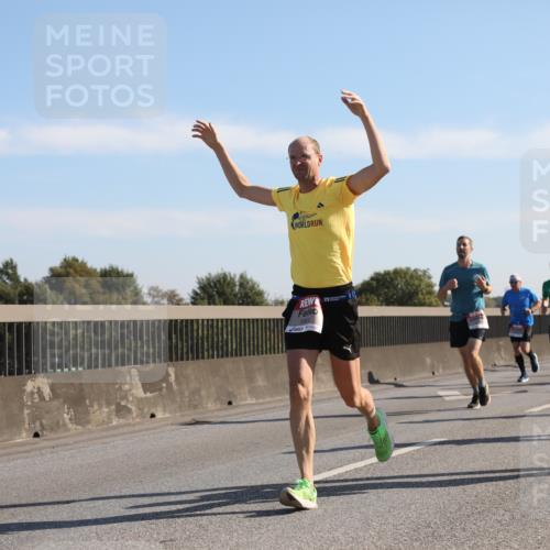 03.10.2025 - Köhlbrandbrückenlauf Yannick Fuchs http://msf.ph/oto/9176604 03.10.2025 11:14:36 Position 3 098 meine-sportfotos.de