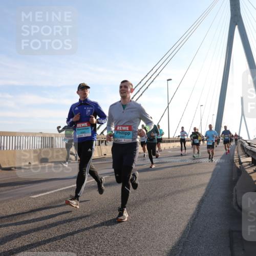 03.10.2025 - Köhlbrandbrückenlauf Yannick Fuchs http://msf.ph/oto/9176612 03.10.2025 08:26:11 Position 1 3066, 3067 meine-sportfotos.de