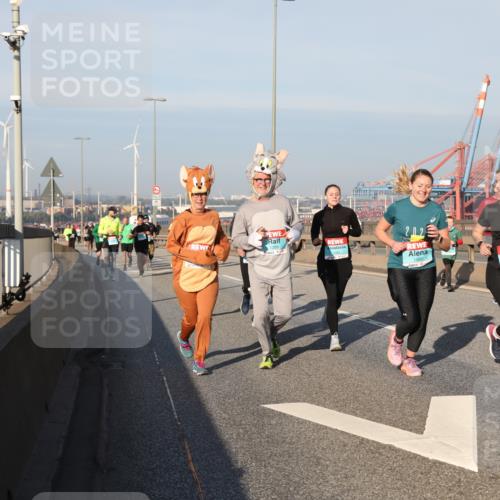 03.10.2025 - Köhlbrandbrückenlauf Yannick Fuchs http://msf.ph/oto/9176623 03.10.2025 08:47:02 Position 2 1289, 1204, 2, 02, 1460, 505, 372 meine-sportfotos.de