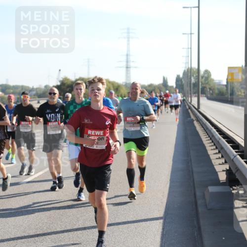 03.10.2025 - Köhlbrandbrückenlauf Yannick Fuchs http://msf.ph/oto/9176624 03.10.2025 11:14:39 Position 3 6036 meine-sportfotos.de