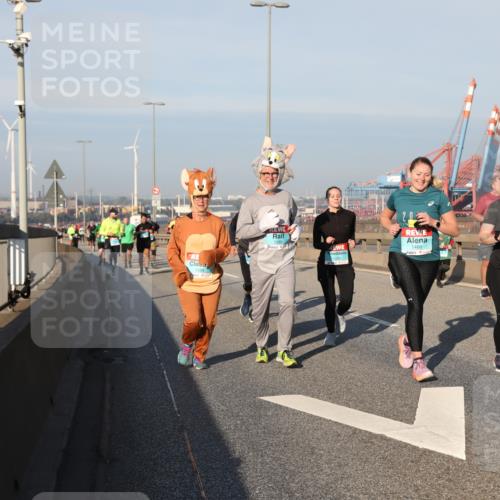 03.10.2025 - Köhlbrandbrückenlauf Yannick Fuchs http://msf.ph/oto/9176625 03.10.2025 08:47:03 Position 2 1288, 1289, 1460, 3724 meine-sportfotos.de