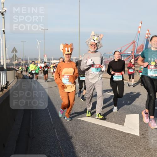 03.10.2025 - Köhlbrandbrückenlauf Yannick Fuchs http://msf.ph/oto/9176640 03.10.2025 08:47:03 Position 2 128, 1289, 212, 1460, 1204, 3724 meine-sportfotos.de