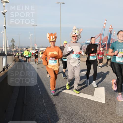 03.10.2025 - Köhlbrandbrückenlauf Yannick Fuchs http://msf.ph/oto/9176643 03.10.2025 08:47:03 Position 2 1288, 1289, 1204, 2025, 1460 meine-sportfotos.de