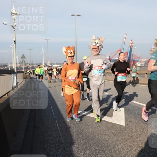 03.10.2025 - Köhlbrandbrückenlauf Yannick Fuchs http://msf.ph/oto/9176646 03.10.2025 08:47:04 Position 2 1460, 1289 meine-sportfotos.de