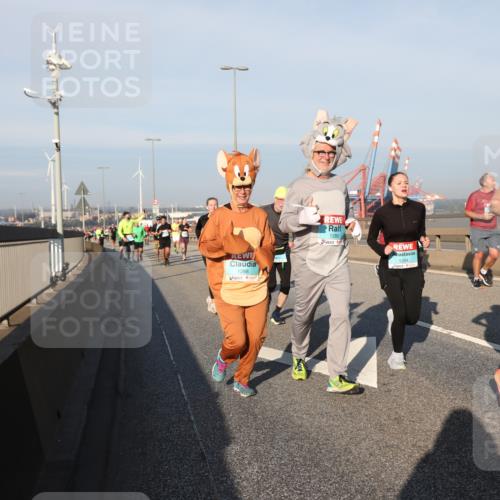 03.10.2025 - Köhlbrandbrückenlauf Yannick Fuchs http://msf.ph/oto/9176652 03.10.2025 08:47:04 Position 2 1288, 1289, 1204, 2025, 1460 meine-sportfotos.de
