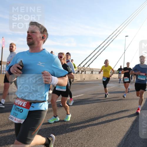 03.10.2025 - Köhlbrandbrückenlauf Yannick Fuchs http://msf.ph/oto/9176657 03.10.2025 08:26:14 Position 1 2732, 1092 meine-sportfotos.de